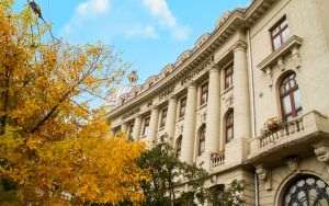 ASE climbs to the top of the world's universities in the field of Economics